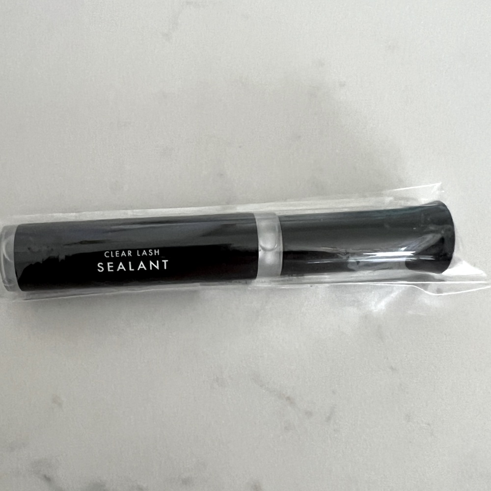 Borboleta clear lash sealant